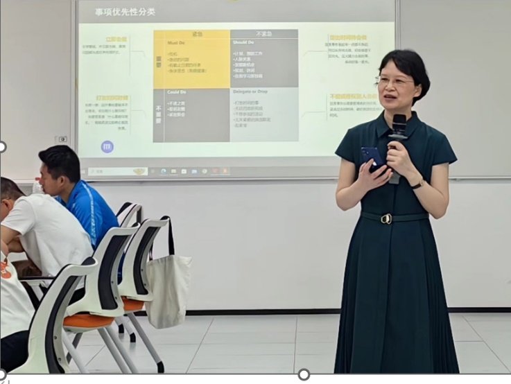 周增逵在宣讲中指出