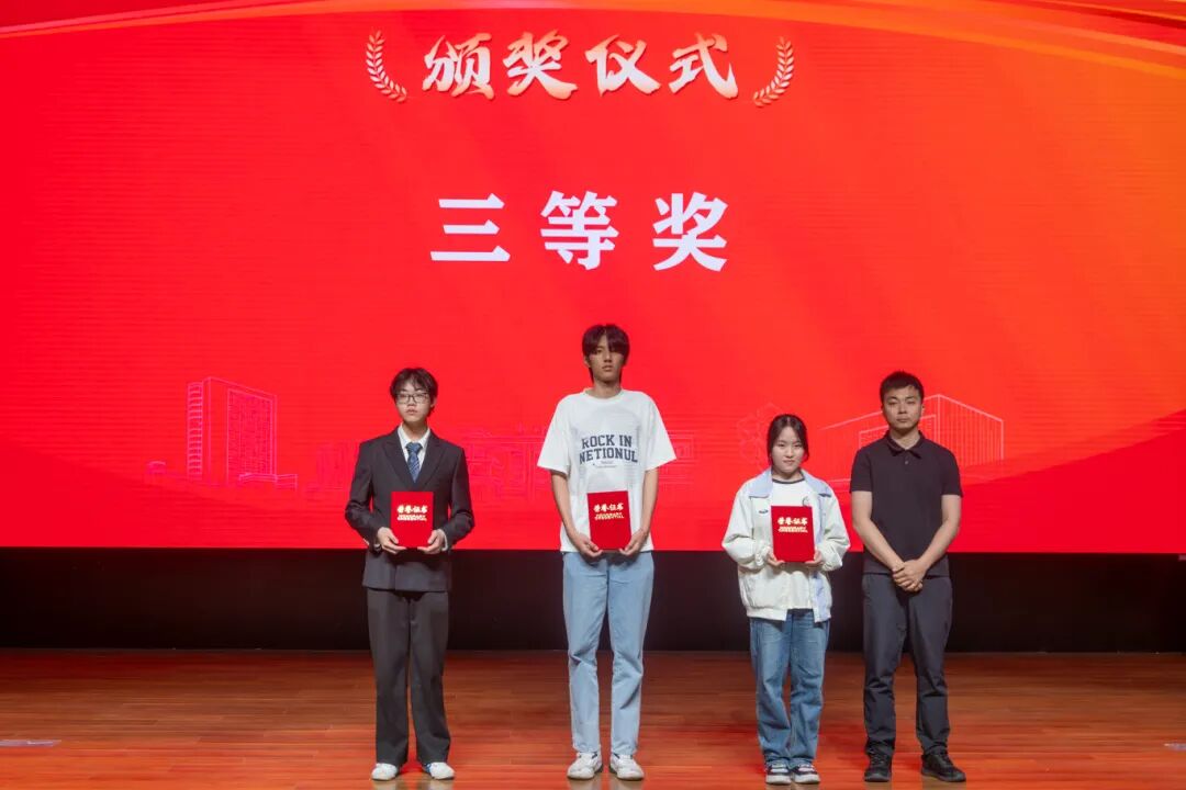 于细微之处彰显青春担当