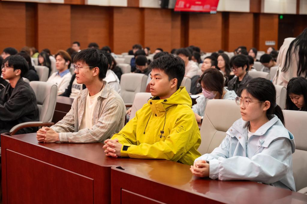 为深入贯彻习近平总书记关于牢固树立总