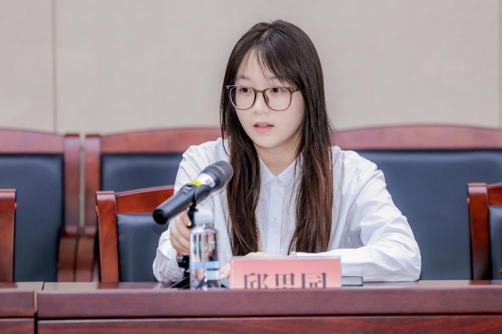 威廉官网入口栏目导航副书记陈剑波参会