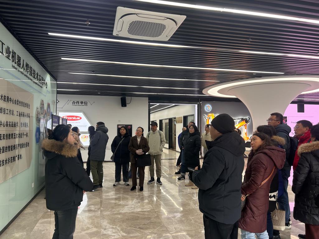 开班启新程 聚力谋发展