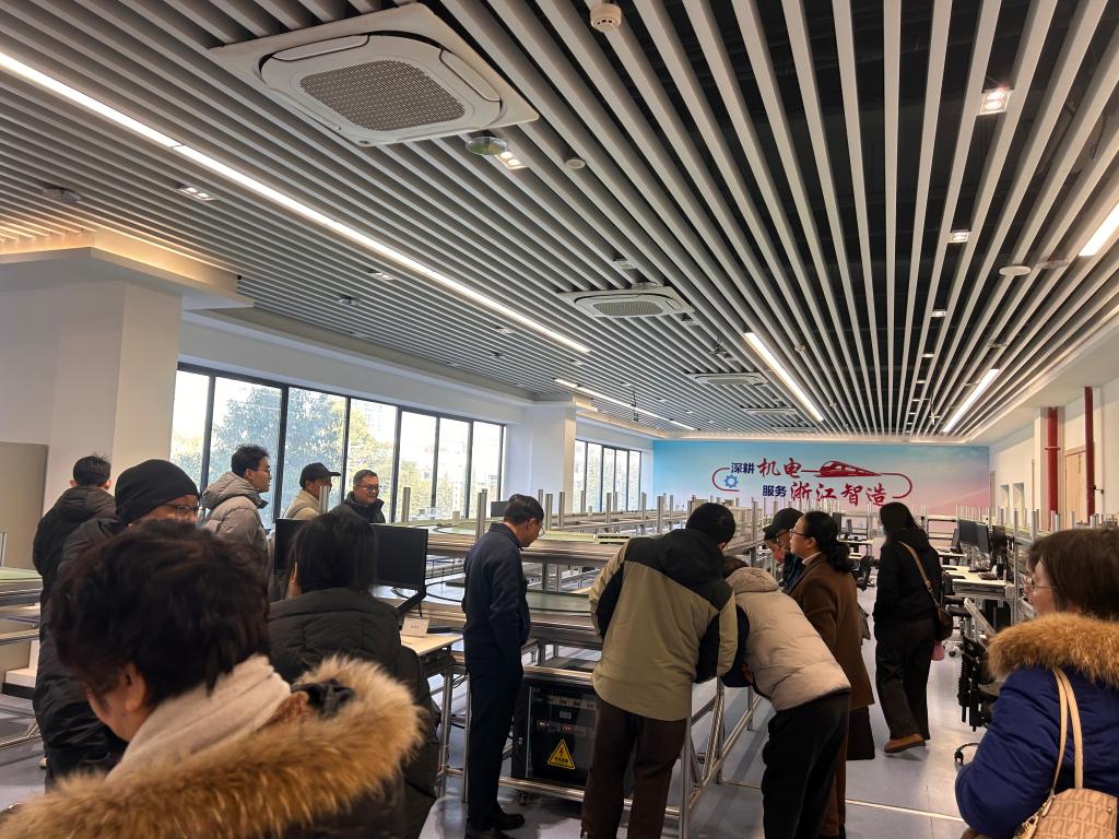 为进一步提升教职工专业能力与业务水平